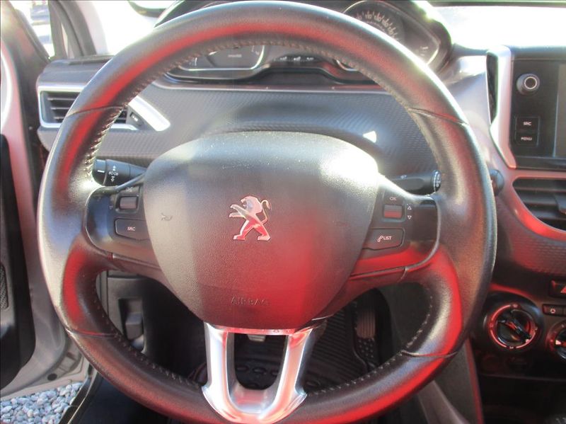 Peugeot 2008 1,2 i, klima,serv.kniha,tažné - fotka 20 z 34