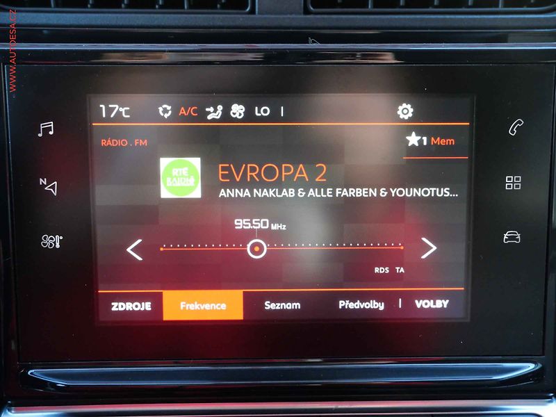 Citroën C3 (2017) 1.2 PT, 2.maj,ČR - fotka 19 z 23