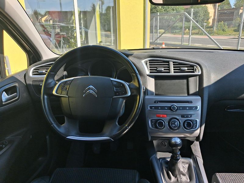 Citroën C4 (2016) 1,6HDi NAVI 2xKOLA MAX VÝBAVA  - fotka 23 z 43