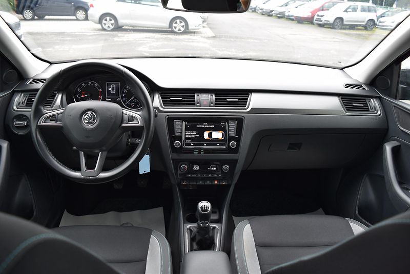 Škoda Rapid (2016) 1.2TSI 81kw ED. JOY XEN TAŽNÉ - fotka 18 z 45