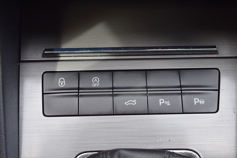 Škoda Octavia 2,0 TDI 110KW DSG NAVIGACE ALU - fotka 39 z 47