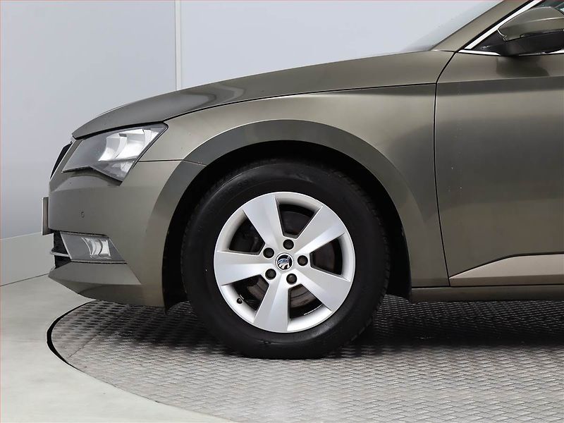 Škoda Superb (2016) 1.6 TDI, Automat - fotka 13 z 21