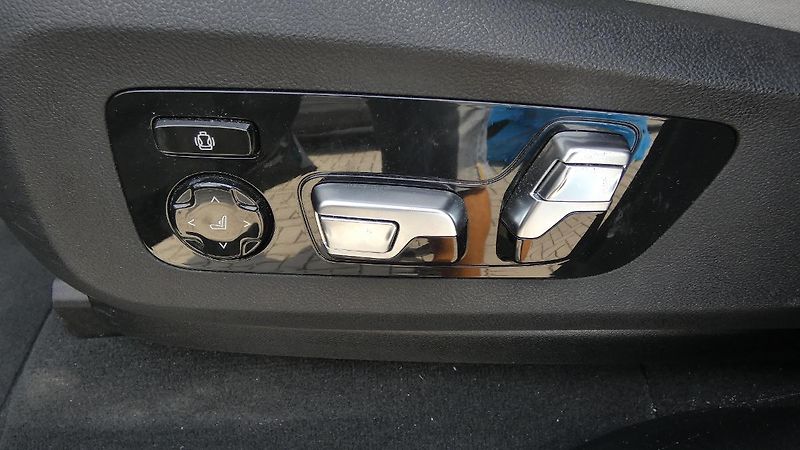 BMW X5 50e xDrive PHEV - fotka 22 z 27