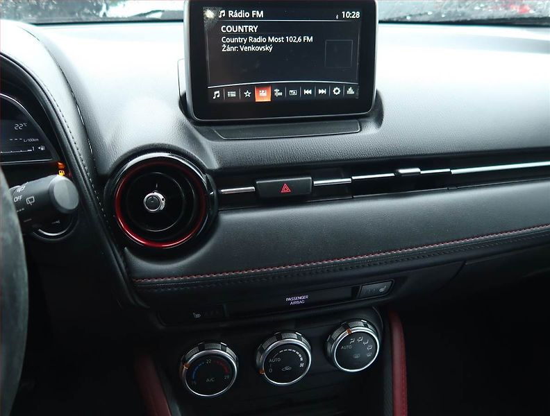 Mazda CX-3 (2016) 2.0 Skyactiv-G, Kůže, Tempomat - fotka 12 z 15