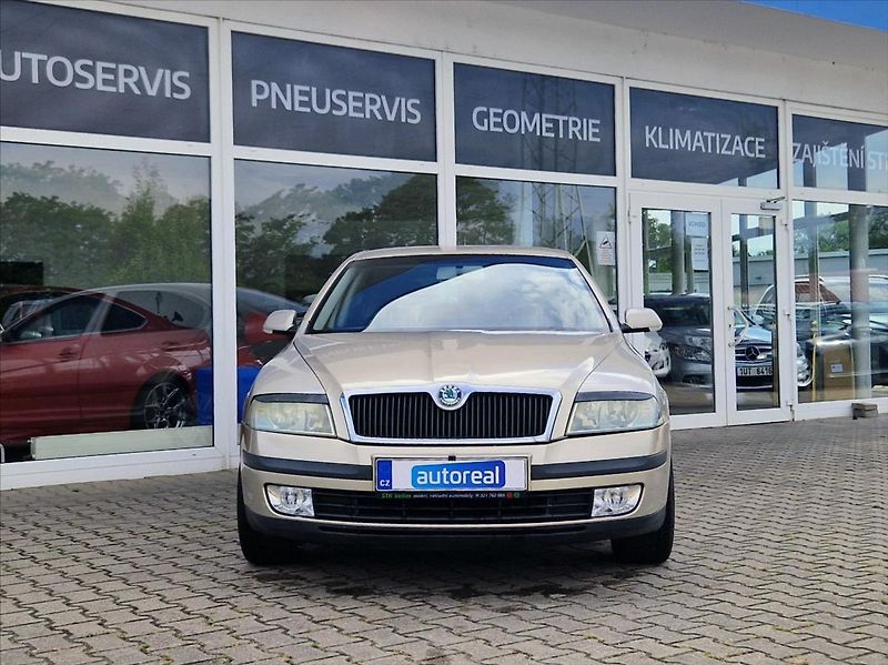 Škoda Octavia 2,0 TDi 103kW AC NOVÝ OLEJ - fotka 8 z 31