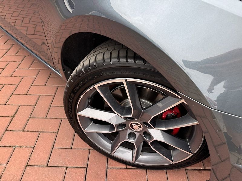 Škoda Octavia (2018) RS 2.0 TDi DSG ACC LED 135kW - fotka 46 z 50