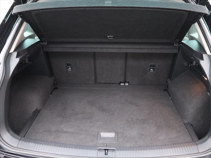 Volkswagen Tiguan 1.4 TSI 110kW Virtual 1.Maj. - fotka 10 z 29