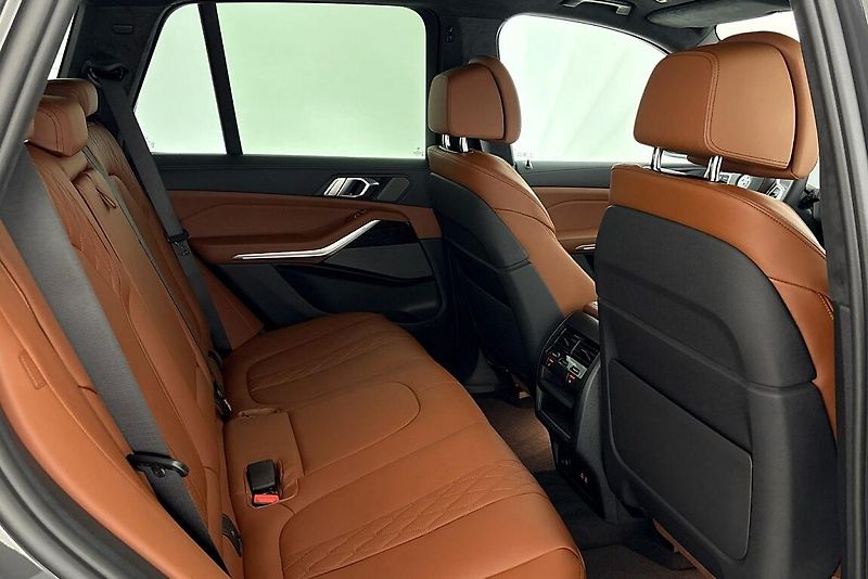 BMW X5 xDrive30d - fotka 14 z 28