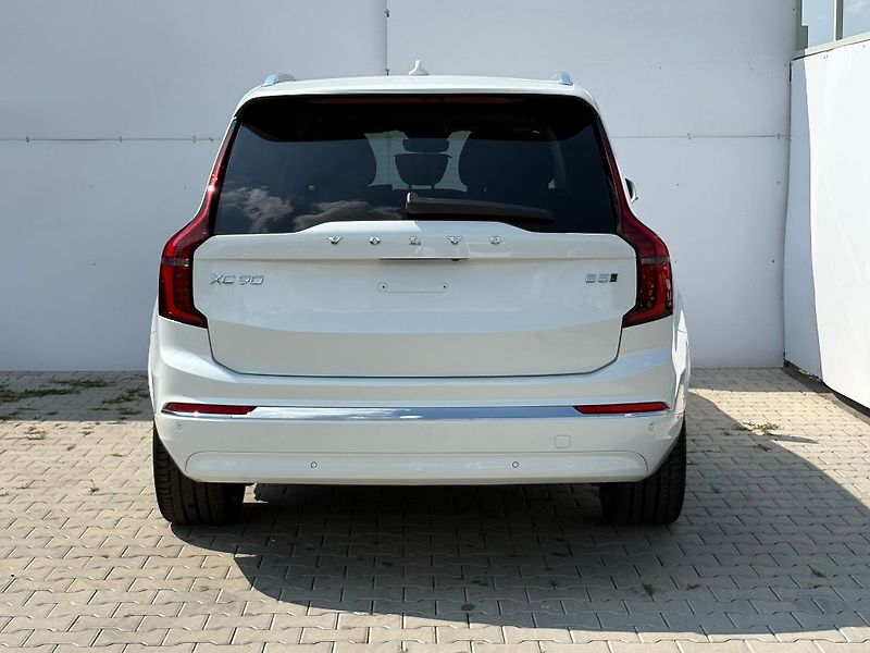 Volvo XC90 Plus Bright B5 184kW - fotka 6 z 25