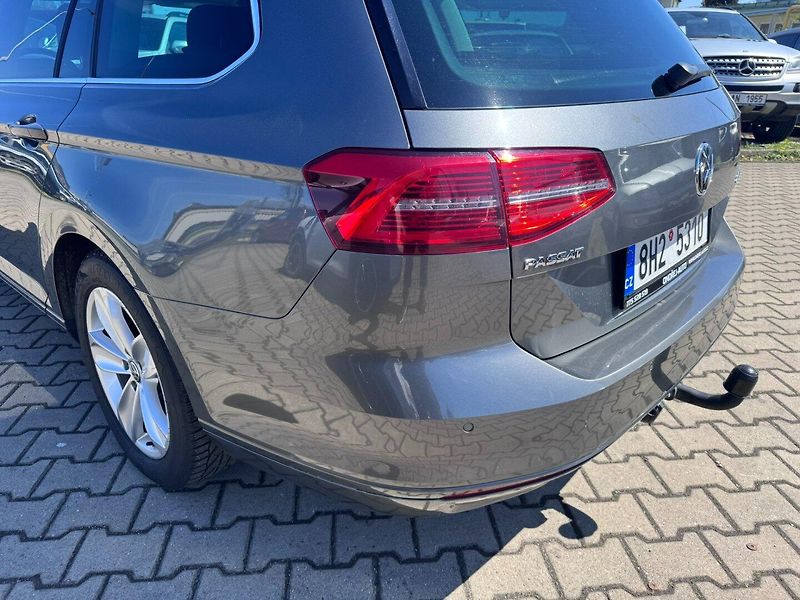 Volkswagen Passat (2015) B8 DSG 2,0 110KW ROZV. BEZ ADB - fotka 12 z 50