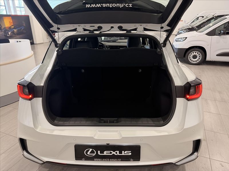 Lexus LBX (2025) 1,5 Relax Advanced  Hybrid - fotka 5 z 11