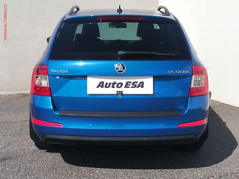 Škoda Octavia (2015) 2.0TDi 4x4, ČR, DSG, bixenon - fotka 5 z 26