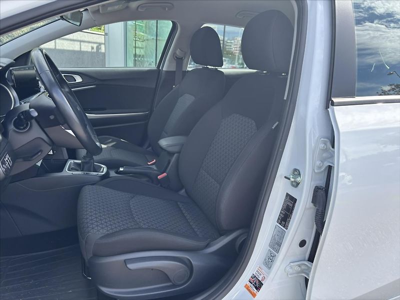 Kia Ceed 1,0 TGDi SPIN ZÁRUKA CARPLAY - fotka 10 z 36