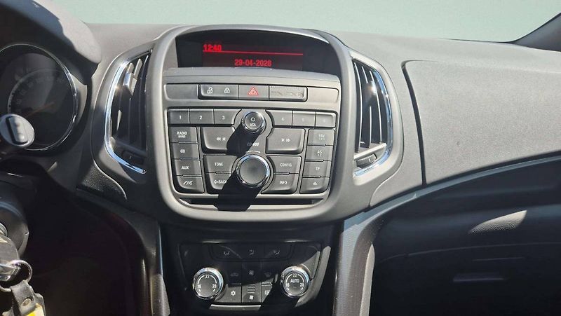 Opel Zafira Tourer Cosmo 2.0CDTI 121kW MT6 - fotka 17 z 42