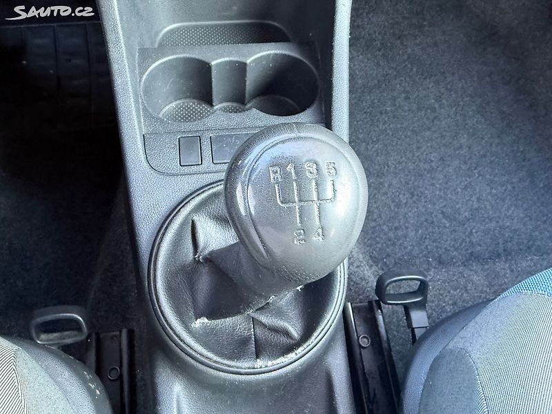 Škoda Fabia (2007) 1.4i 16v, 63kw Původ ČR - fotka 18 z 19