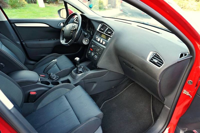 Citroën C4 (2012) 1,6 VTI 88 kW - fotka 15 z 26