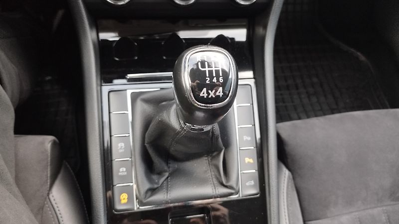Škoda Superb (2016) III.2.0TDI,4x4,volat-608081843 - fotka 19 z 20