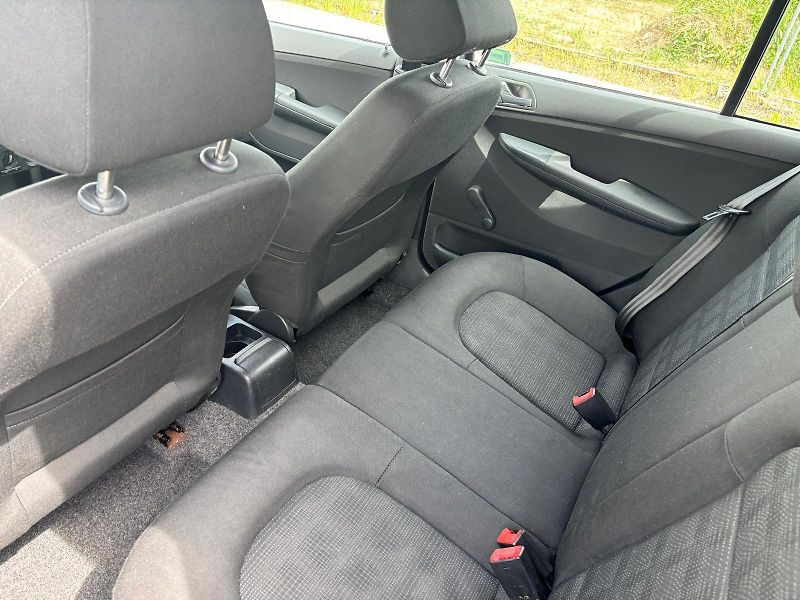 Škoda Fabia 1.2 HTP / 47 kW - fotka 22 z 24