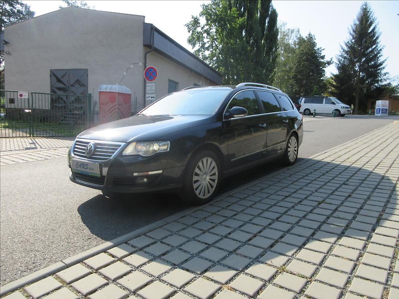 Volkswagen Passat 2,0 FSi 110Kw, 4x4, Kůže, xeno - fotka 5 z 24