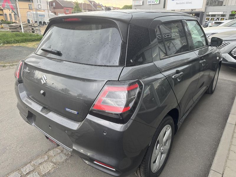Suzuki Swift (2026) 1,2 Premium Hybrid - fotka 3 z 6