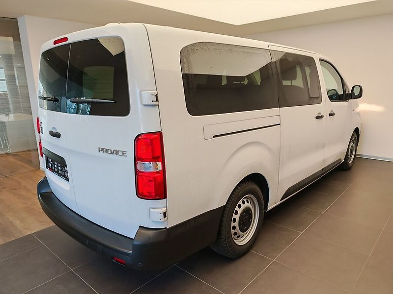Toyota ProAce Verso 2,0D L2 6MT Combi 8S - fotka 4 z 32