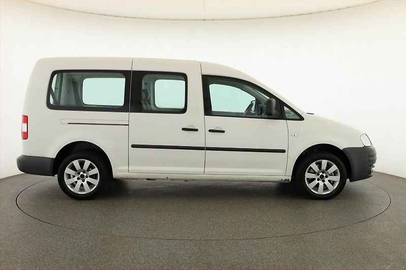 Volkswagen Caddy (2010) Maxi 1.9 TDI, 5Míst - fotka 6 z 14