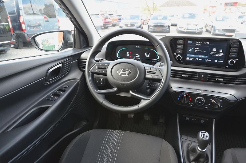 Hyundai i20 (2024) 1.2i 62kW / ČR / 8.000km - fotka 19 z 37
