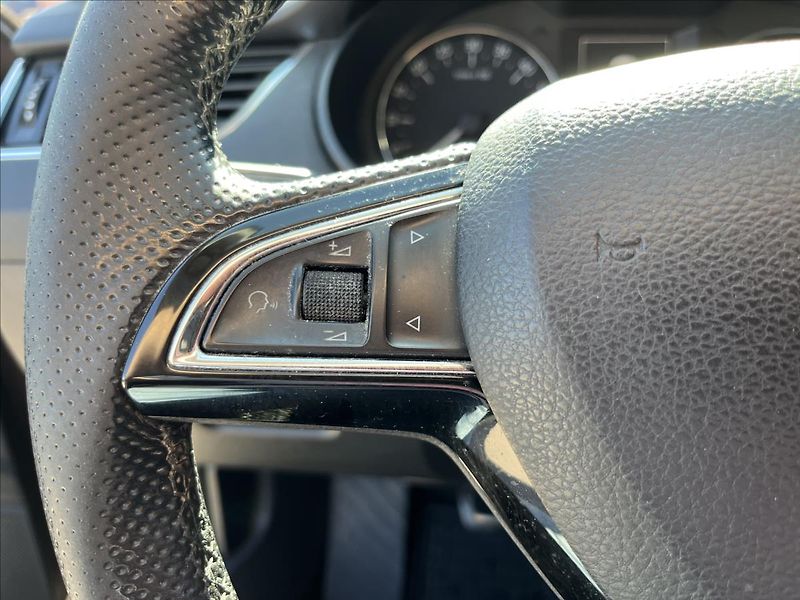 Škoda Octavia 2,0 TDi STYLE ROZVODY SERVIS - fotka 27 z 46