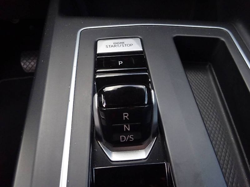 Volkswagen Golf (2022) 1,0TSi /81kW Variant DSG  Life - fotka 10 z 28