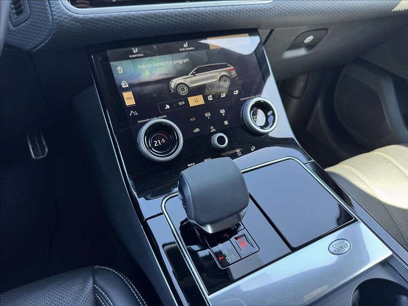 Land Rover Range Rover Velar 2,0 D200 R-DYNAMIC SE ZÁRUKA - fotka 26 z 36