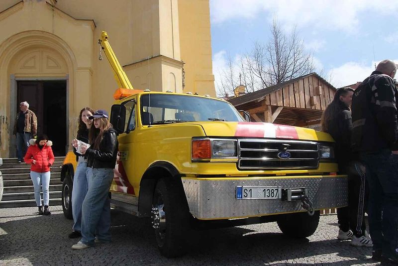 V Příbrami se sjela historická auta a motorky v rámci tradiční akce Česká Route 66.