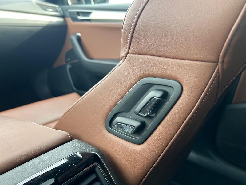 Škoda Superb (2023) L&K 140kW WEBASTO PANO TAŽNÝ - fotka 35 z 38