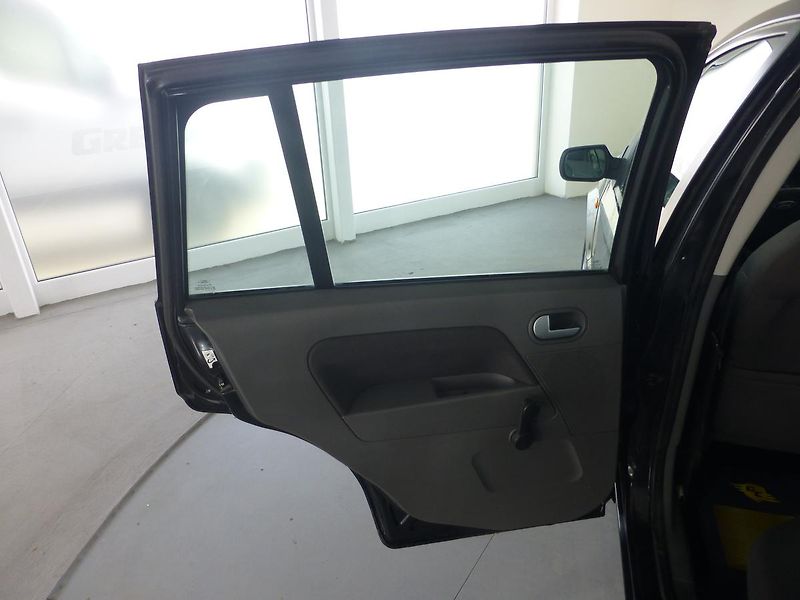 Ford Fusion (2002) 1,4TDCI-50KW**NOVÉ PNEU* - fotka 13 z 25