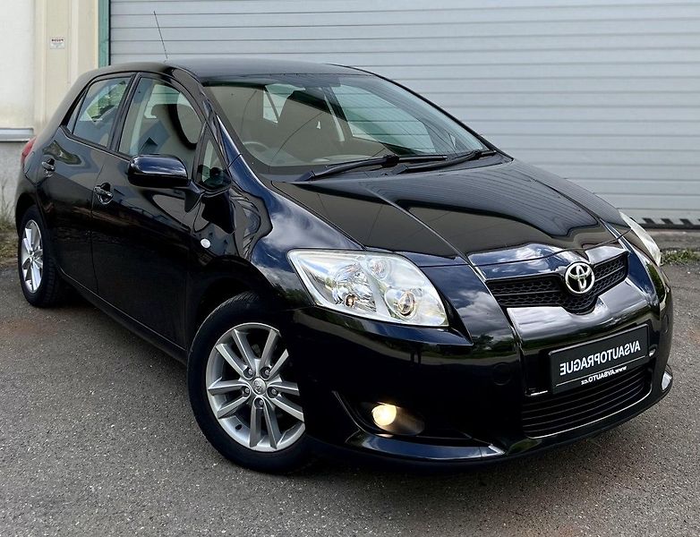Toyota Auris (2008) 1.4 VVT-i 71 KW –  NÍZKÝ NÁJEZ - fotka 1 z 25