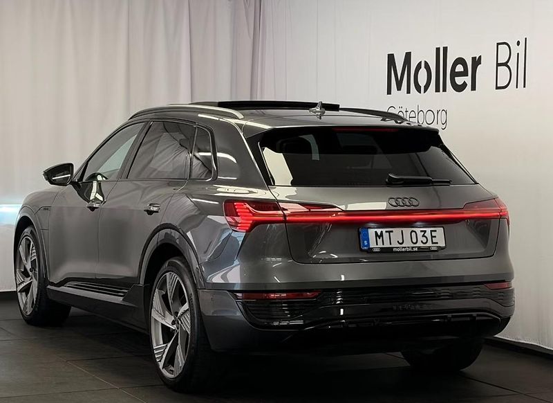 Audi Q8 e-tron 55 Q 360kam Kůže 4 zóny Pano - fotka 4 z 16