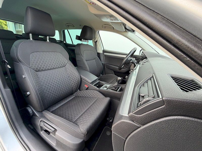 Škoda Superb (2022) 2.0 TDI 110kW Business - fotka 30 z 35