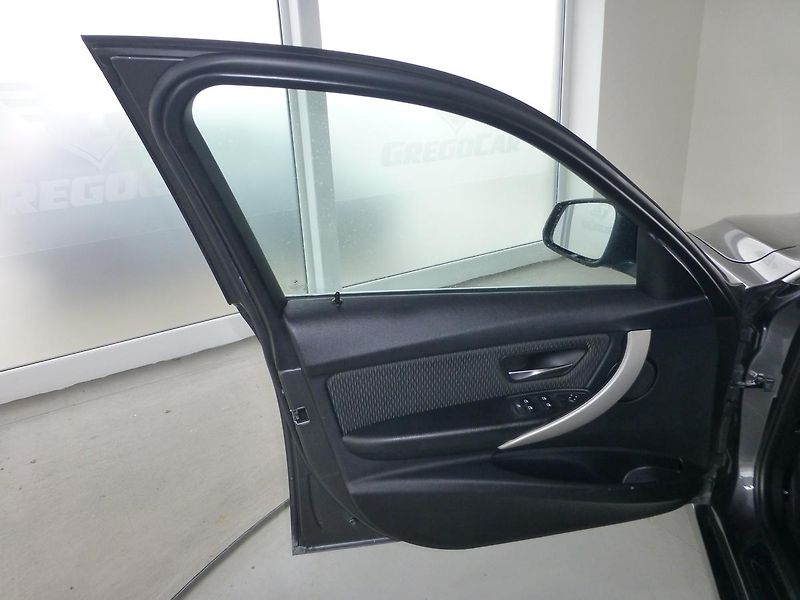 BMW Řada 3 (2013) 2,0D-120KW*NAVI*VYHŘ.SED*XENON - fotka 10 z 28