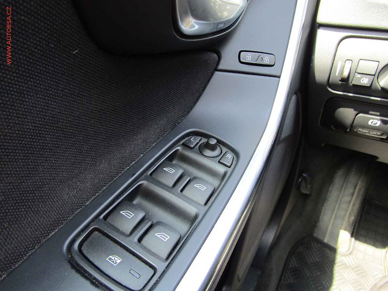 Volvo V60 (2013) 1.6D, AC, STK6/28 - fotka 15 z 19