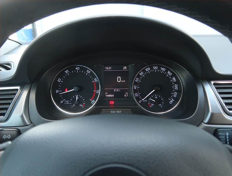 Škoda Rapid (2016) Style 1.2 TSI, Xenony - fotka 11 z 17