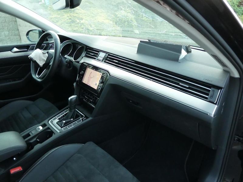 Volkswagen Passat 1,5 TSi 110kW automat navi  od - fotka 13 z 17