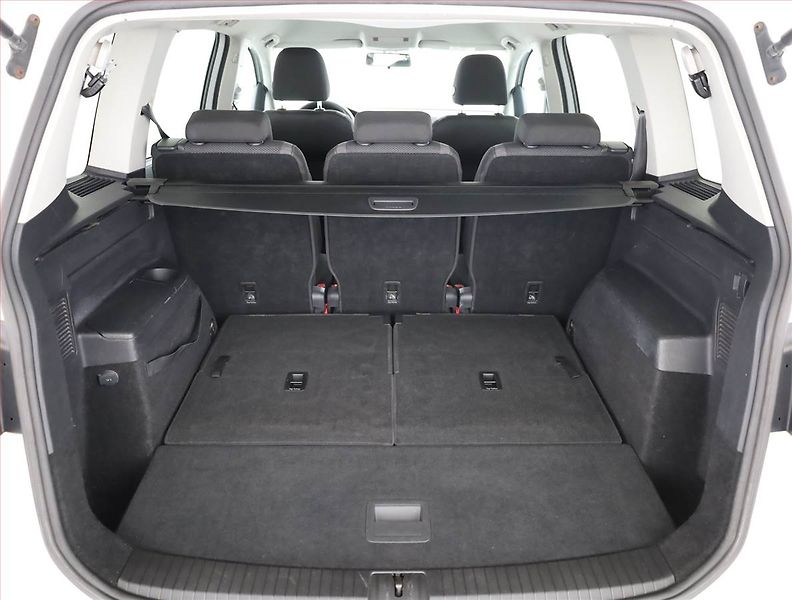 Volkswagen Touran (2016) 1.6 TDI, 7 míst, Serv.kniha - fotka 18 z 19