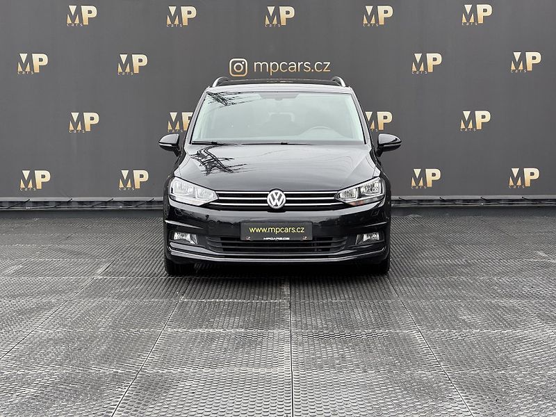 Volkswagen Touran (2017) 1.4TSi 110kW, Highline, 7 míst - fotka 2 z 48