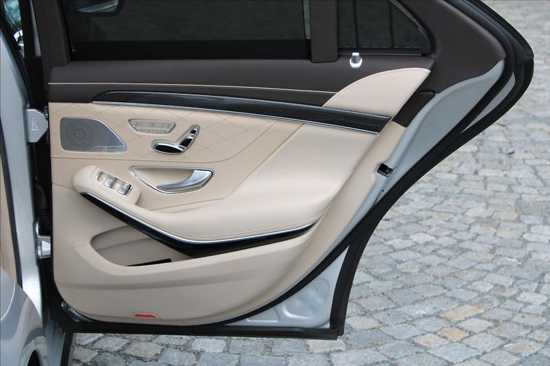 Mercedes-Benz Třídy S S 63 AMG/25.200km/TOP/CZ - fotka 36 z 46