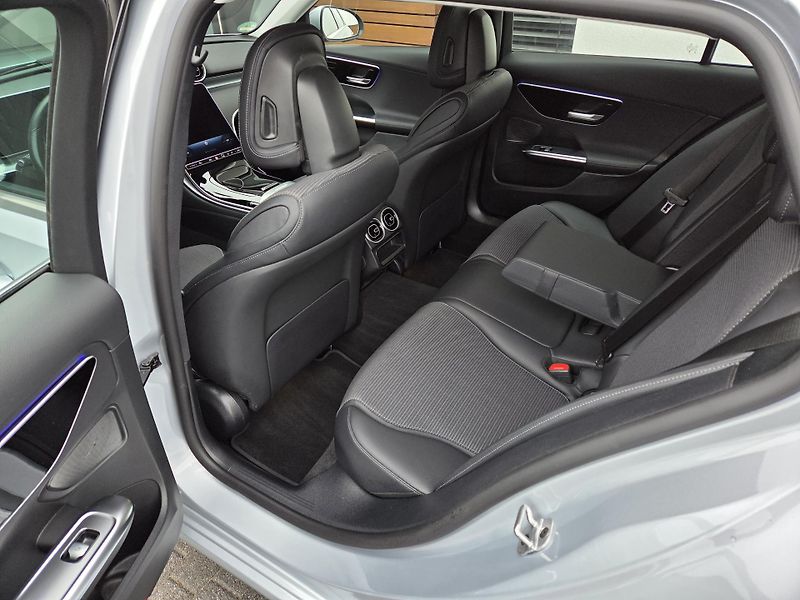 Mercedes-Benz Třídy C 200d Touring MATRIX ACC - fotka 11 z 50