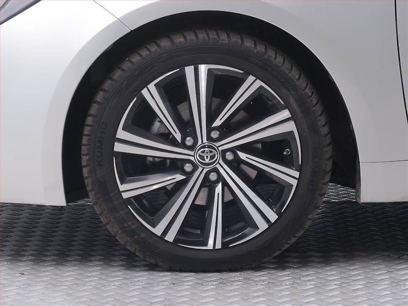 Toyota Corolla (2021) Style 1.8 Hybrid - fotka 15 z 22