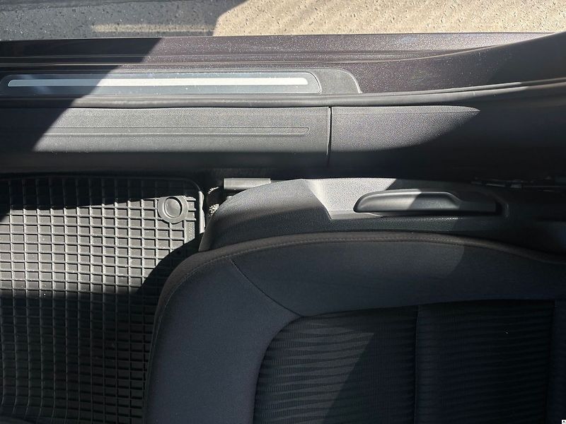 Audi A4 1.8TSi/2010/S.KNIHA-MAN6-2.MAJ - fotka 24 z 46