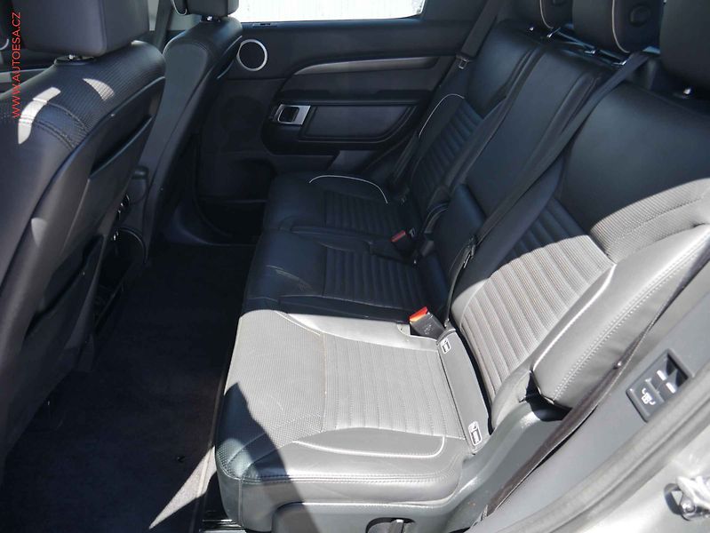 Land Rover Discovery (2017) 3.0TD6 4x4, 7míst, AT, navi - fotka 10 z 15