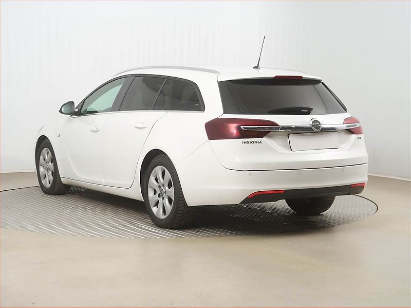 Opel Insignia (2014) 2.0 CDTI, Serv.kniha, Xenony - fotka 4 z 16