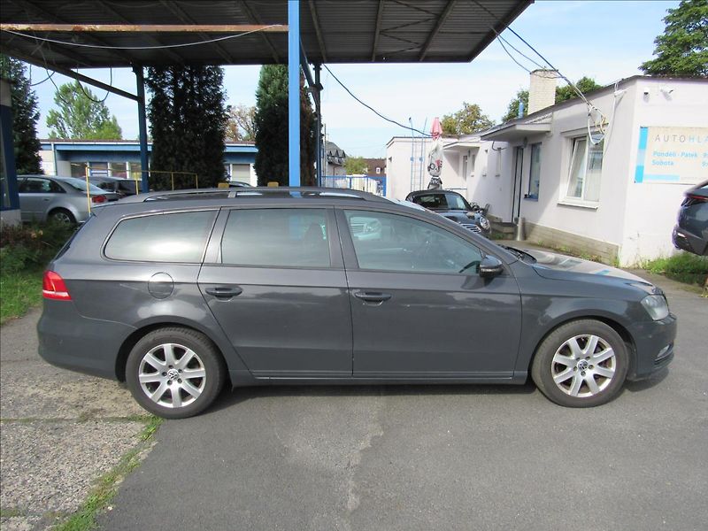 Volkswagen Passat 1,6 TDi 77kW Variant - fotka 8 z 30