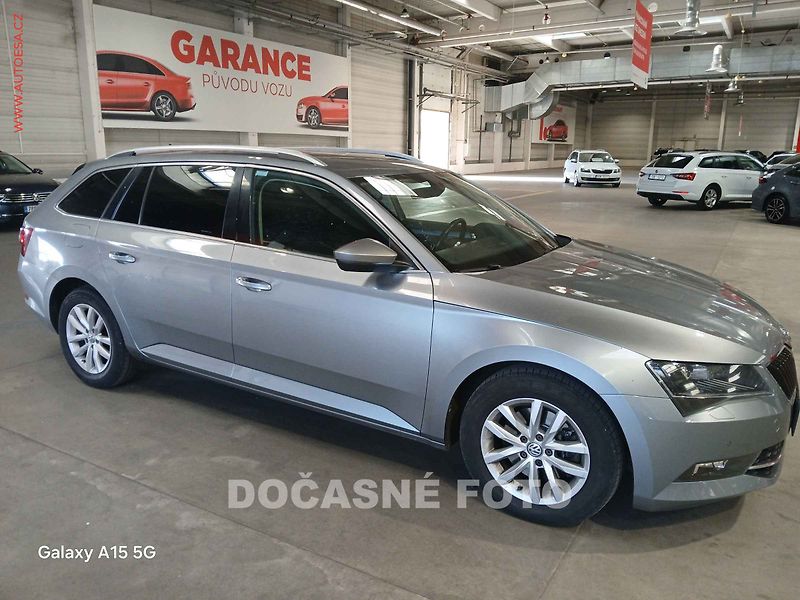 Škoda Superb (2017) 2.0 TDi, ČR, AT, navi, bixen - fotka 3 z 3